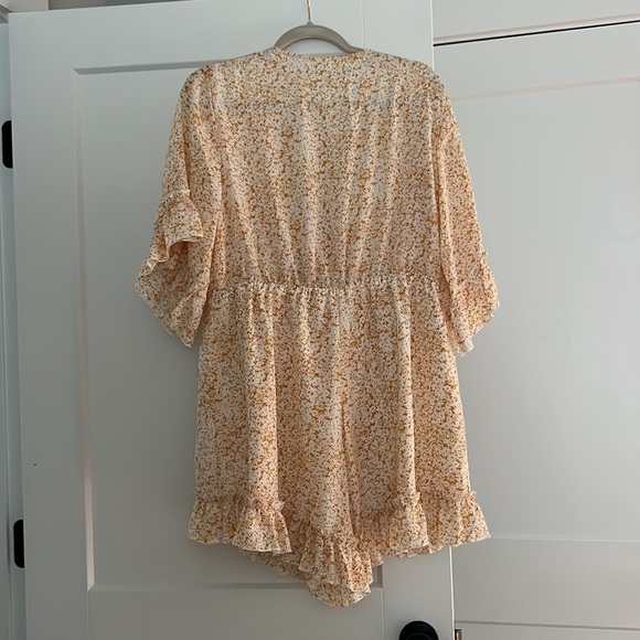 Shorts Romper with Tie front - Picture 5 of 5